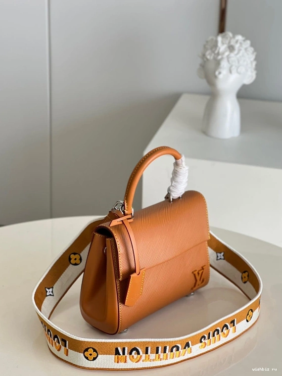 WIS CHANELUNY VUITTON LOUIS MINI 0315